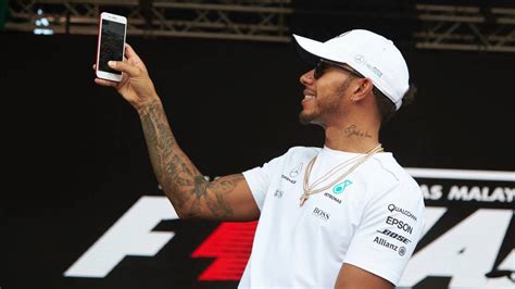S­o­s­y­a­l­ ­M­e­d­y­a­n­ı­n­ ­E­n­ ­H­ı­z­l­ı­l­a­r­ı­:­ ­E­n­ ­Ç­o­k­ ­T­a­k­i­p­ç­i­s­i­ ­O­l­a­n­ ­F­1­ ­P­i­l­o­t­l­a­r­ı­